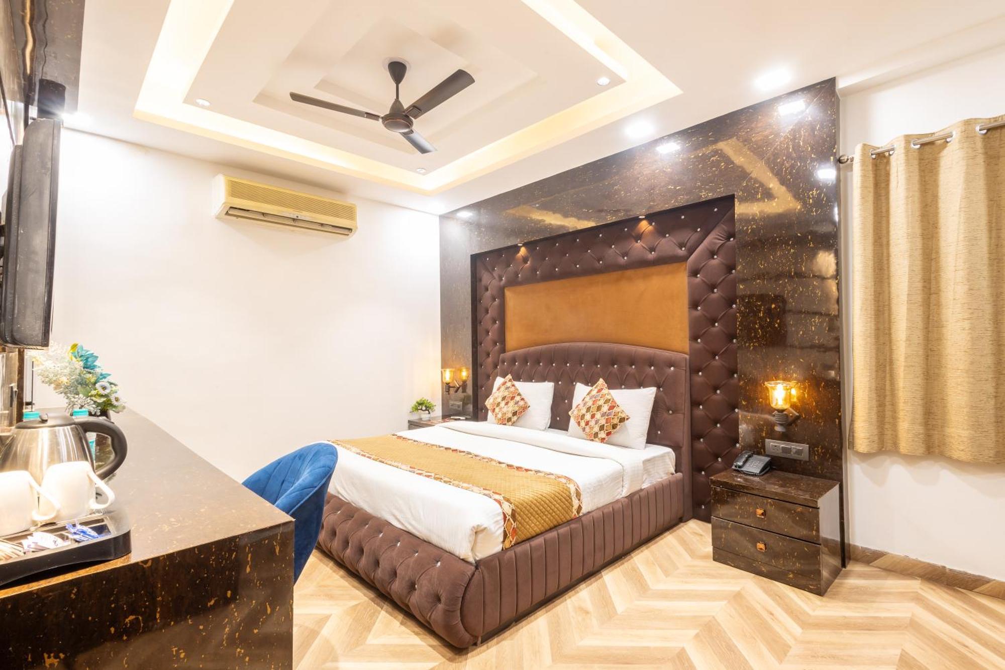 Hotel Cosmo Near Blk Hospital Karol Bagh Delhi  Exterior photo