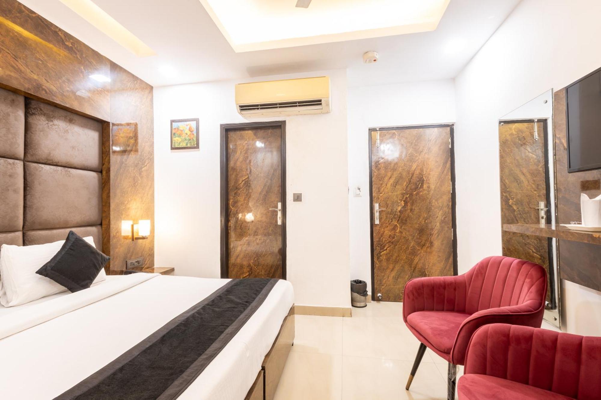 Hotel Cosmo Near Blk Hospital Karol Bagh Delhi  Exterior photo
