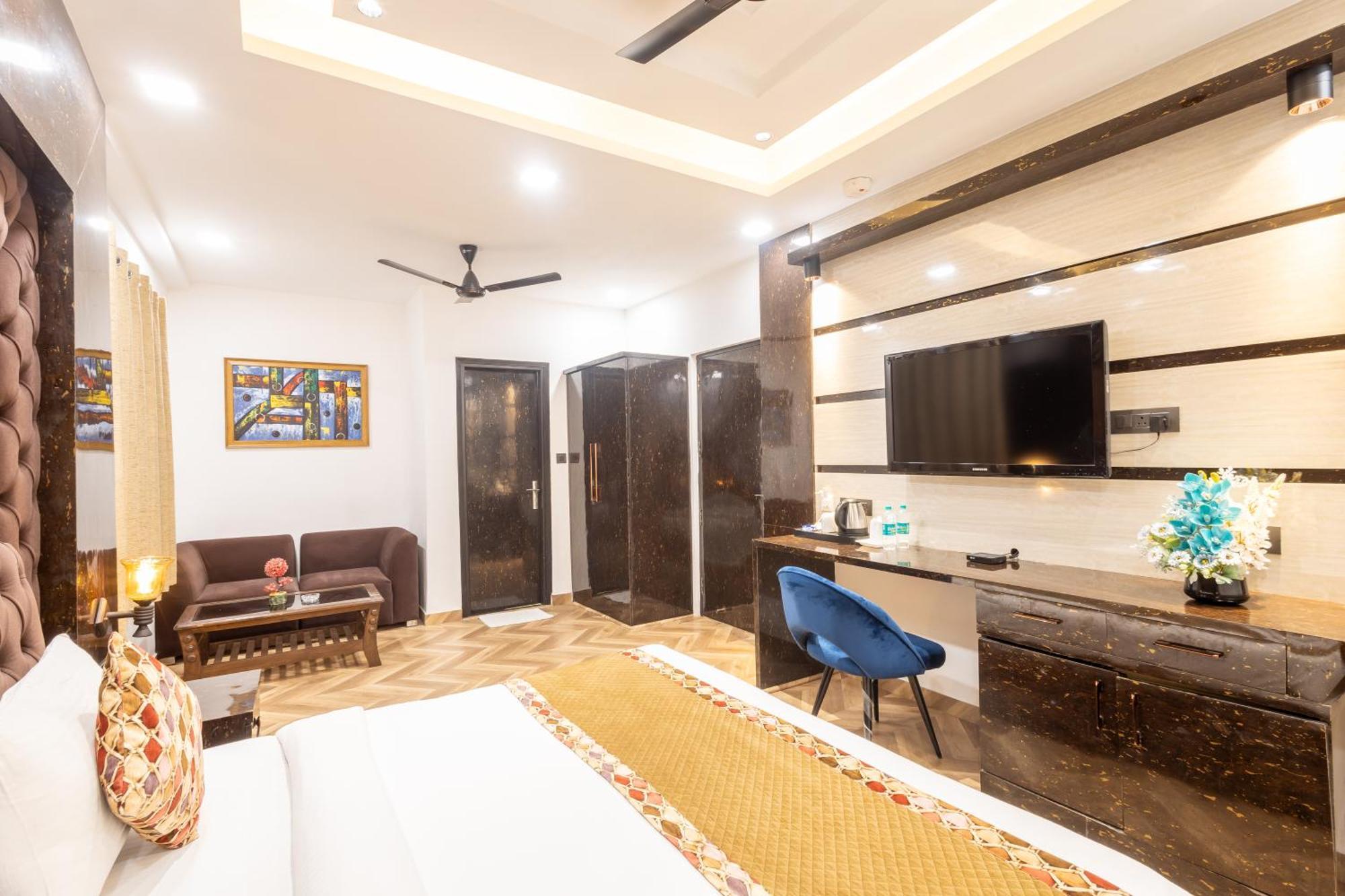 Hotel Cosmo Near Blk Hospital Karol Bagh Delhi  Exterior photo