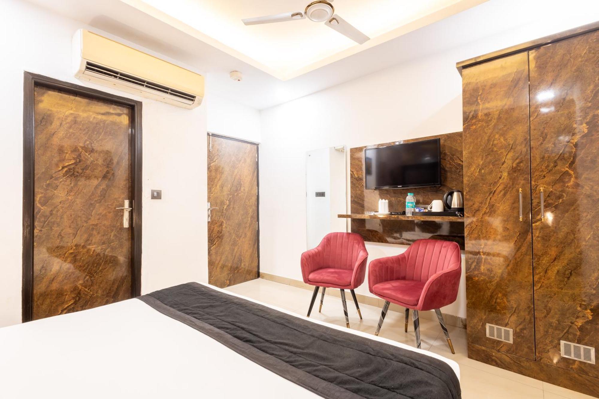 Hotel Cosmo Near Blk Hospital Karol Bagh Delhi  Exterior photo